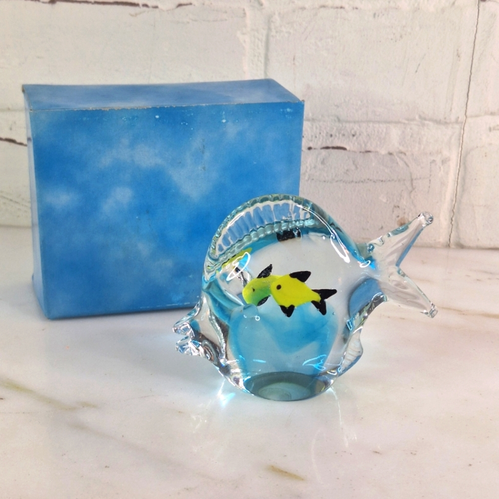 New Hand Blown Art Glass 3.25" Fish Cobalt Blue Sommerso Yellow Aquarium Ocean